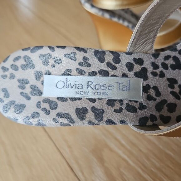Olivia Rose Tal New York Women Size 7 Gold With Cheetah Footbed‎ Wedge Sandals - Picture 3 of 8